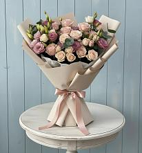 Букет цветов из:  Розы и Лизиантусы в Воронежской