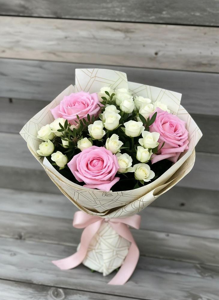 Букет цветов из: Розы в Воронежской