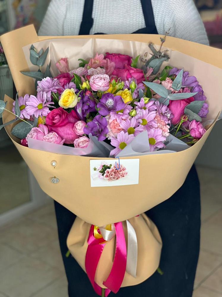 Букет цветов из: Хризантемы, Гвоздики и Альстромерии в Воронежской