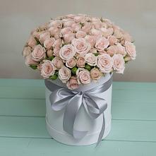 Цветочная композиция из Розы в шляпной коробке в Воронежской