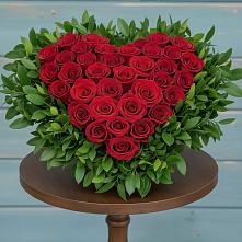 Цветочная композиция из Розы в виде сердца в Воронежской