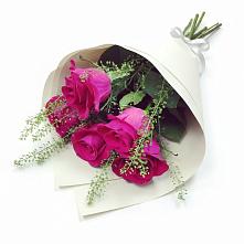 Букет цветов из:  Розы в Воронежской