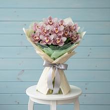 Букет цветов из:  Орхидеи и Розы #REPLACE_PRED# Воронежской