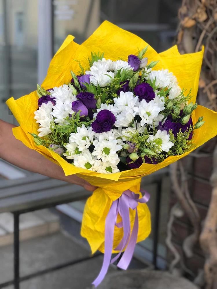 Букет цветов из: Ирисы, Хризантемы и Ромашки в Воронежской