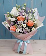 Букет цветов из:  Лизиантусы, Розы, Альстромерии и Гипсофила в Воронежской