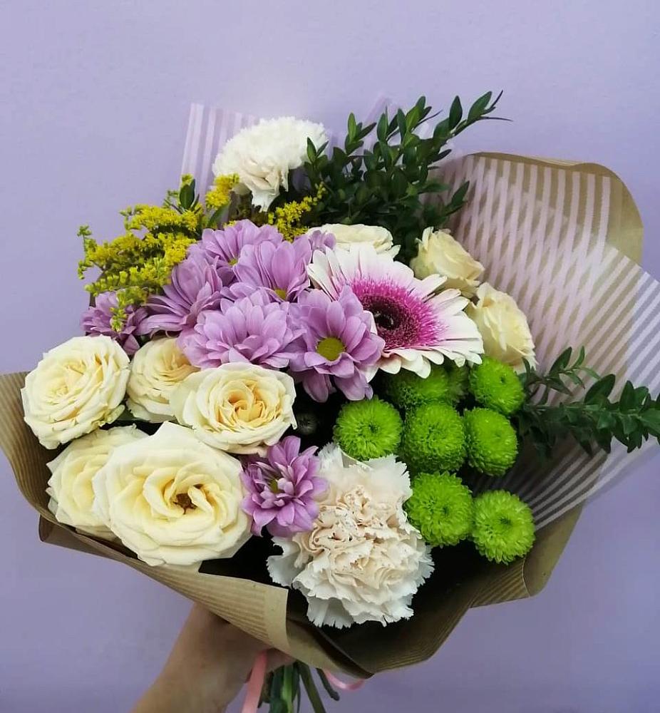 Букет цветов из: Хризантемы, Розы, Гвоздики и Герберы в Воронежской